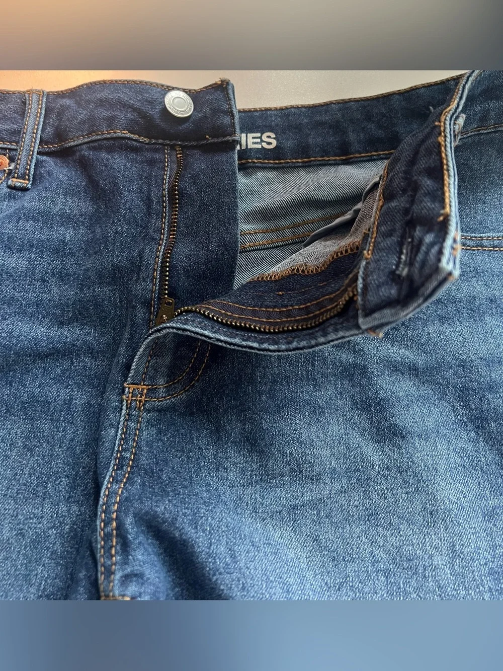 No Boundaries Women’s Dark Wash Denim High Rise Jean Shorts Size 10 Like New!